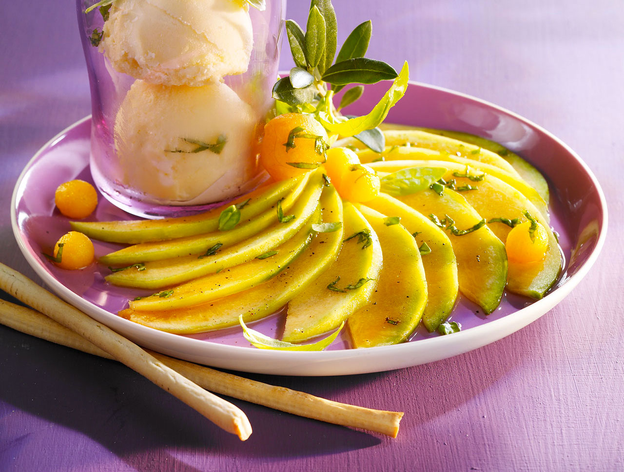 photo de recette : Carpaccio de melon au basilic